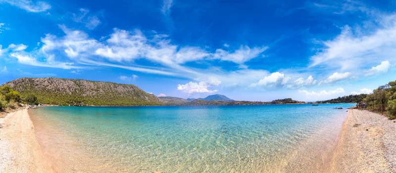 Guide To The Best Beaches In Athens You Didnt't Know The City Had #greece #resorts #beaches #sunbathing #tans #vacation #holiday #sunshine #eurotrip #traveltips #seaside Guide To The Best Beaches In Athens You Didnt't Know The City Had
