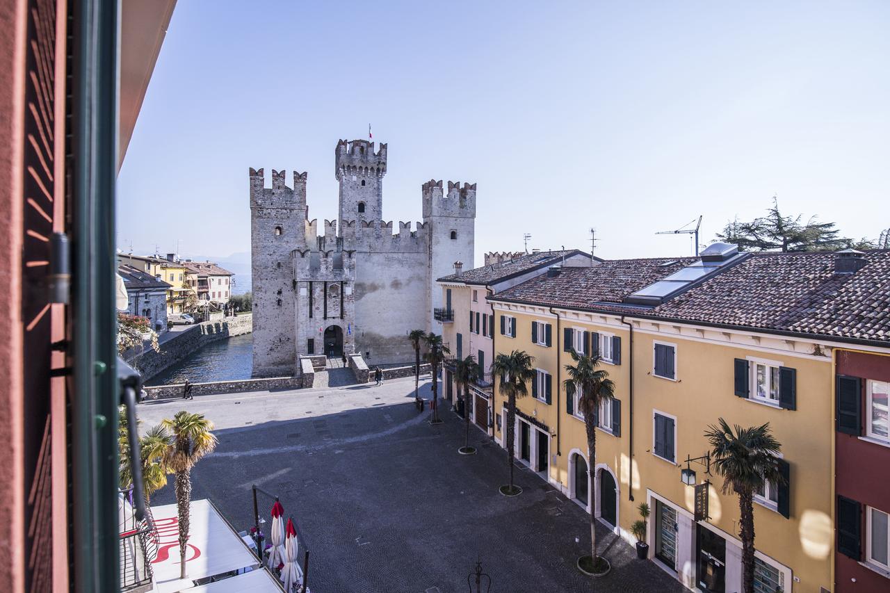 Guide to the best day trips from Verona by train and bus. Take a Lake Garda day trip from Verona or visit Venice plus nearby towns like Cittadella, Soave, Milan, Monselice and more. #italy #europe #traveltips weekend trips from venice