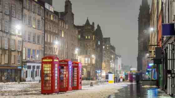 A guide to what to pack for Scotland with month by month guide on what to wear in Scotland from January to December. Your packing list for Scottish weather. #edinburgh #glasgow #scottish #uk #packinglist #adventure #trip #traveltips How to pack for scotland | Scotland packing list | packing list for scotland | what to wear in scotland in July #December #June #may #September #summer #winter #spring #hiking #march Scotland packing list | what to pack for Scotland in Winter | what to wear in Scotland | shoes for scotland | jackets for scotland